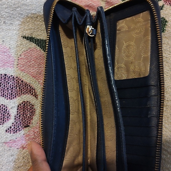 Michael Kors Jet Set Wallet Blue Zippered - Picture 7 of 8